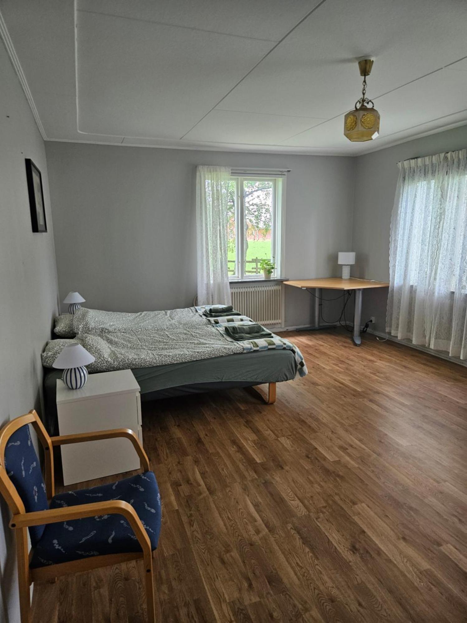Oernsro Boende Och Staellplatser Skara Chambre photo