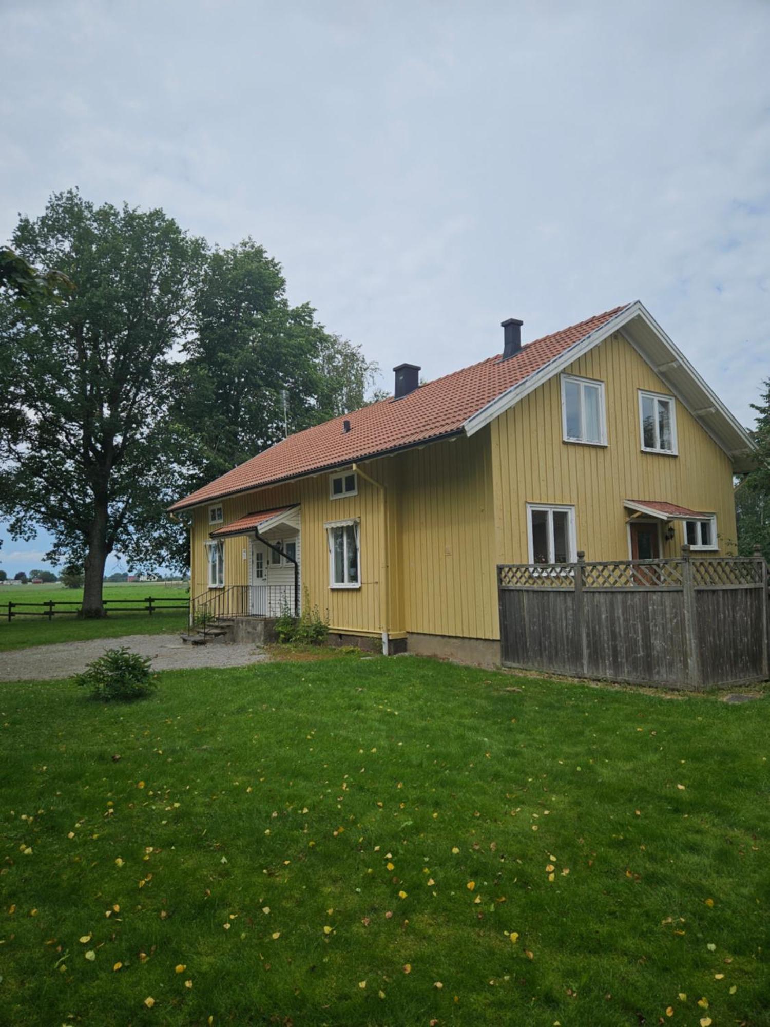 Oernsro Boende Och Staellplatser Skara Chambre photo
